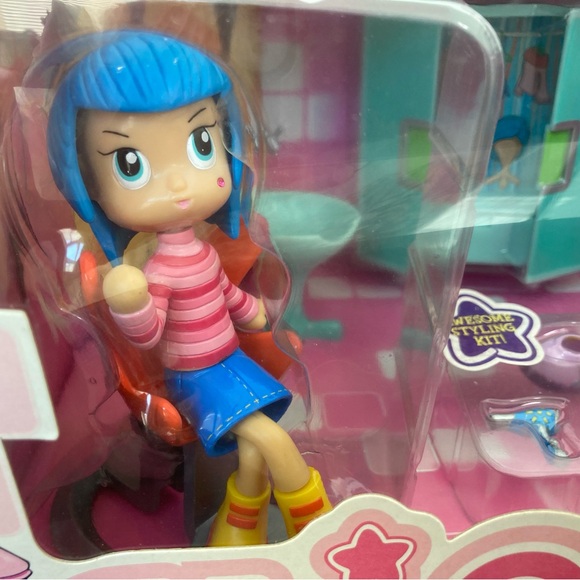 Cliq and Change Fashion Fiona’s Super Styling Salon Doll Play Set Rare NIB - Picture 2 of 11